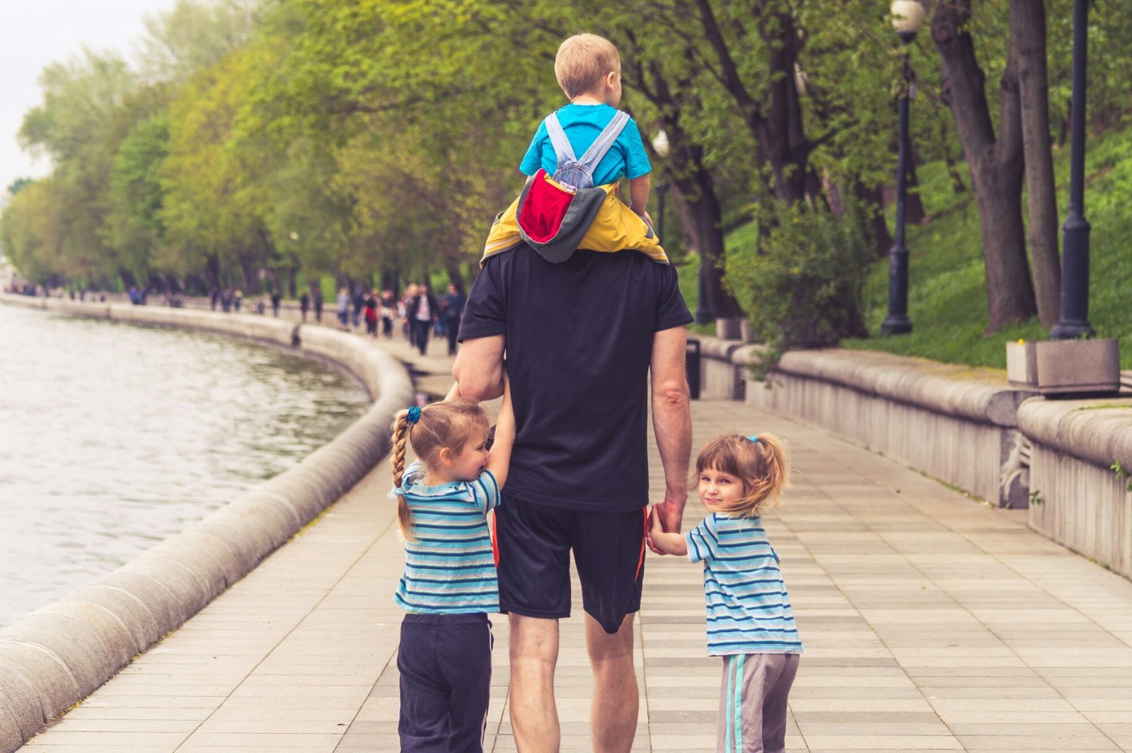Effective Parenting Solutions: Positive Parenting Tips and Books