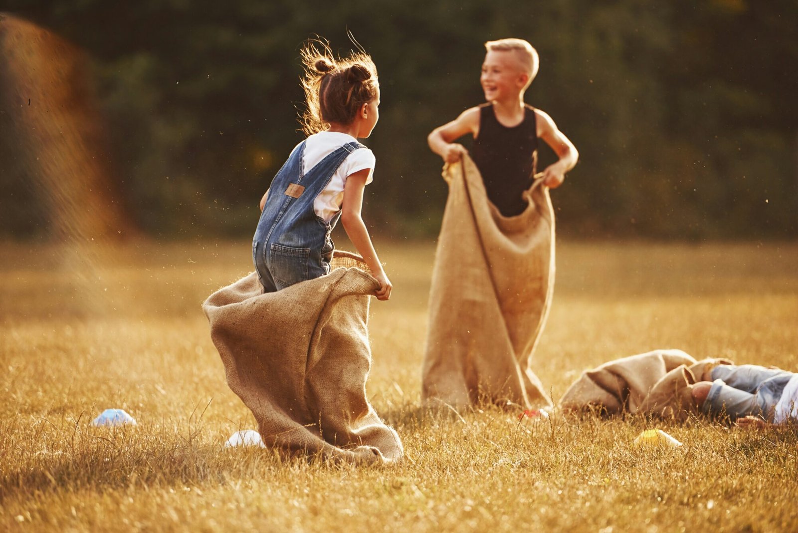 15 Fun Outdoor Games for Kids That Parents Will Love